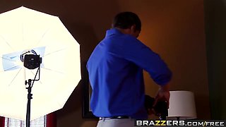 Brazzers - Real Wife Stories -  Photo Finish... On Her Face