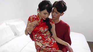 Super fit Chinese brunette is making love with her partner
