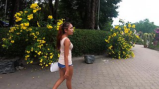 Crocodiles Munching And Making His Amateur Thai GF Cum Hard