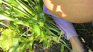 Desi Girlfriend Outside Injoy, Full XXX Video