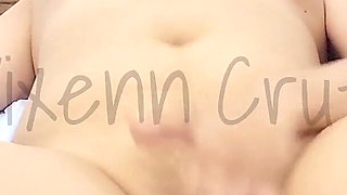 Horny Pinay Teens Viral Masturbating with Hairbrush