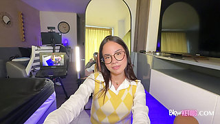 Cute 18yo school girl with pink pussy comes to suck for marketing