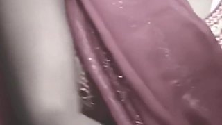 Desi Mature Aunty Open Bra