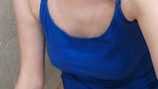 Housewife Pissing