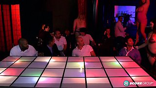 Phat Gal Unclothe Pub: Julia Juggs