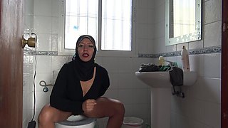 Hairy Mature Piss MILF Wants Kinky Sex in Toilet