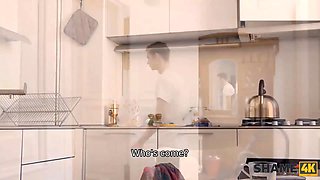 Shame4k. crusher pounds stepmoms acquaintance with Big Ass in the shower room