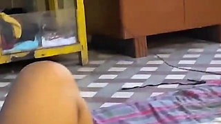 Komal Kam Dhundne Gayi Aur Malik Ne Majburi Ka Uthata Fayda