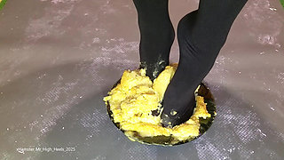 Quark balls with apple sauce