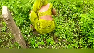 The Desi Stepdaughter-in-law Of The Village Is Showing Her Bhosda To The Stepbrother-in-law In The Open Forest Field And Is Provoking Me By Showing The Pearl Dirt That She Is Fingering Me