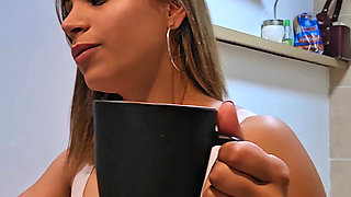 Amateur Couple Eating While Live Streaming