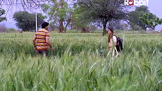 Indian babe toys her pussy on webcam