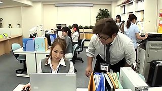 Asian bukkake fetish slut fingered and toyed