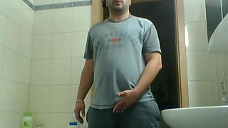 Pissing on Dirtyjunkbro in the Toilet