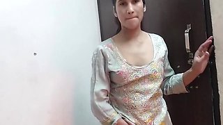 Ka Bathroom Me Band Karke Pel Diya With Desi Hot Girl