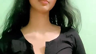 Desi Girl in Desi Dress Showing Her Tits