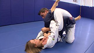 Big digger Manuel Ferrara gives the cute brunette a hard fuck after exercise