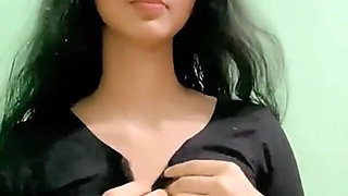 Desi Girl in Desi Dress Showing Her Tits