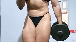 Cumshot amateur MILF suck and jerks dude in the bedroom
