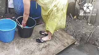 Bhabhi anita yadav ki hot bathing