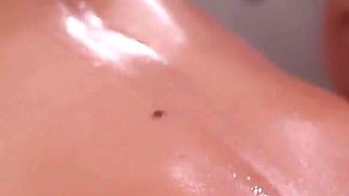 Athletic Girl Came to Get Special Services Oily Massage