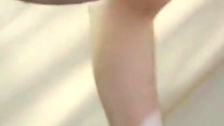 بس يطلعو اهلي بنيكني وبيلحس كسي