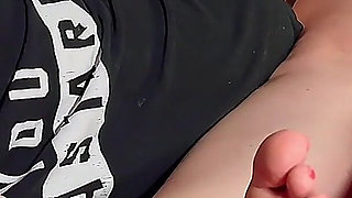 Smelling the Smell of Soles Handjob Cumshot