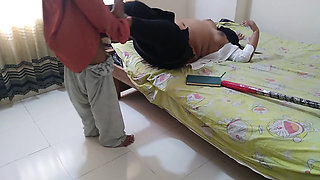 The Female Teacher Was Fucked by the Student Inside the Room During the Tutoring - Jabardast Chudai
