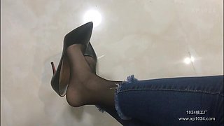Uniqlo sex stockings worth watching
