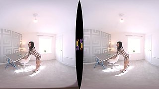 Office Antics featuring Chelsea Essex - ZexyVR