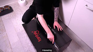 Delivery girl thanks with a hot threesome and sex doll