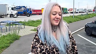 Kinky Teen 18+ Babe Sucks Cocks Empty On Rest Area Toilets