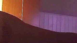 Hijastra Joven Con Su Vagina Peluda Sintiendo La Polla De Papi Hasta Tener Su Orgasmo. Le Encanta Jugar Con Su Padrastro