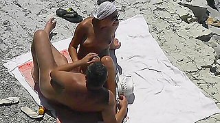 Now girlfriend masturbate him and helped cum on the beach