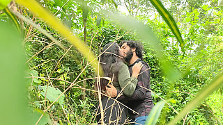 Malayali Couple Hot Outdoor Sex in Forest, Wild Forest Outdoor Sex of Malayali Couple