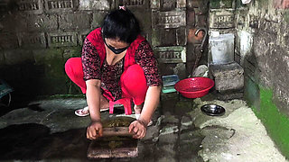 I See My Aunty Sitting in a Very Hot Position I Hugged Her and Started Fucking Her in the Ass