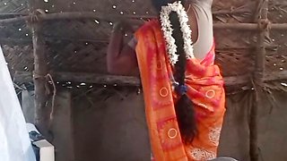 Tamil housewife big boobs show in village house