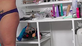 Aisha Bahadur Cums in A Gyno Chair with Fucking Machine