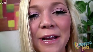 She Wanks And Fingers Herself Like A Queen