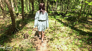 Outdoor seduction of a stranger: blowjob and pussy sex in the forest