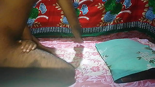 Today I enjoyed fucking my sister-in-law naked for the first time. Indian. Desi style. sax video..