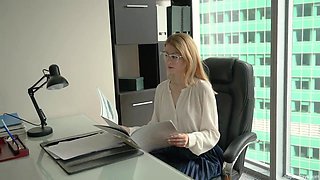 The Office Got Boring And Emma Decided To Entertain Herself Sex Movies Featuring Diapers Days