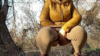 Mature Ukrainian MILF Pissing Outdoor Doggy Style - Big Ass BBW Homemade