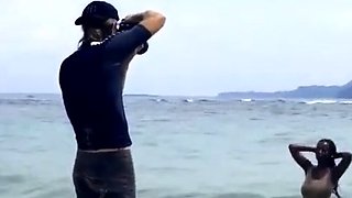 Public Flashing Of Big Natural Tits In The Moment Of Escape