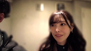 amateur asian gives a blowjob