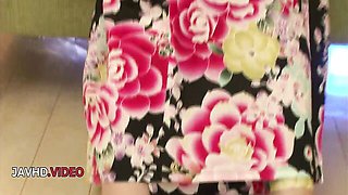 Watch delicate Manami Komukai's trailer