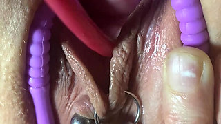 Lara insertion pisse