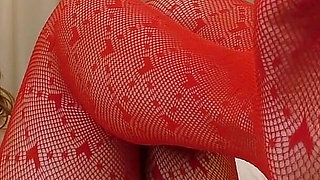 Click for Gif the Scent of Passion Has a Scarlet Hue