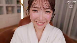 Slim and Busty 21-Year-Old College Girl Makes Her AV Debut x1x12755581156B338553