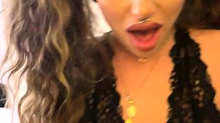 Webcam brunette solo masturbation